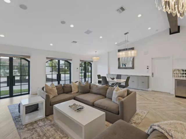 3-bedroom home for rent in Boca Raton - 713 Forsyth Street - MondialRealty