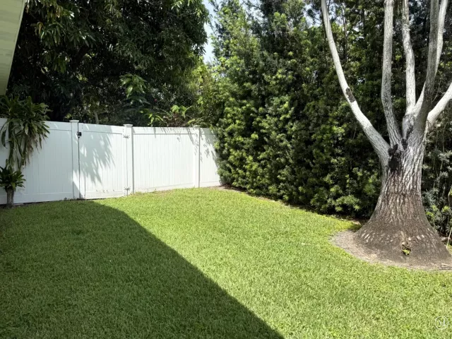 2-bedroom home for rent in Delray Beach - 228 Lake Terrace - MondialRealty