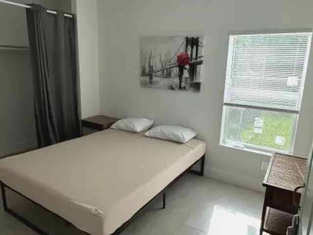 6-bedroom home for sale in Fort Lauderdale - 1701 NW 9th Street - MondialRealty