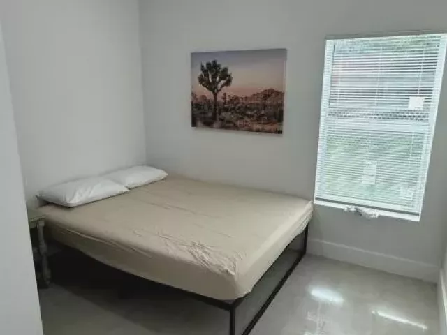 6-bedroom home for sale in Fort Lauderdale - 1701 NW 9th Street - MondialRealty
