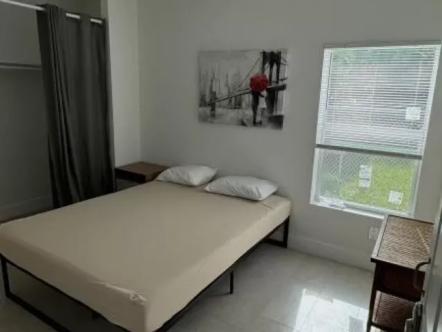 6-bedroom home for sale in Fort Lauderdale - 1701 NW 9th Street - MondialRealty