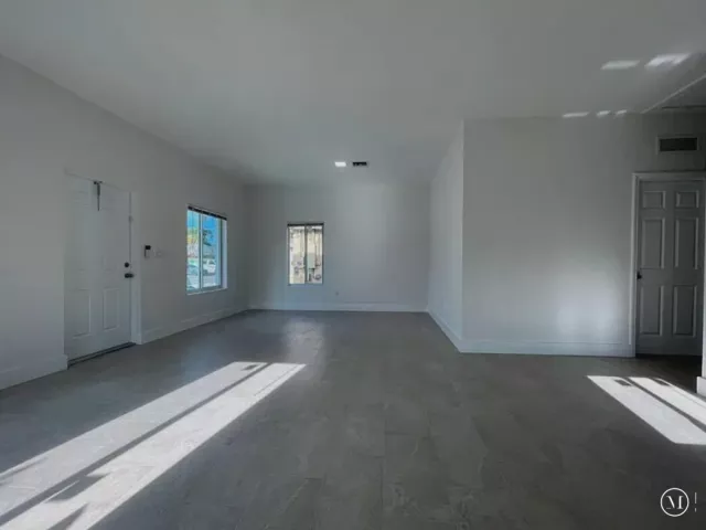 6-bedroom home for sale in Fort Lauderdale - 1701 NW 9th Street - MondialRealty