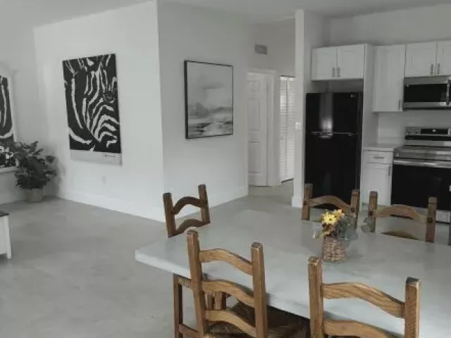 6-bedroom home for sale in Fort Lauderdale - 1701 NW 9th Street - MondialRealty
