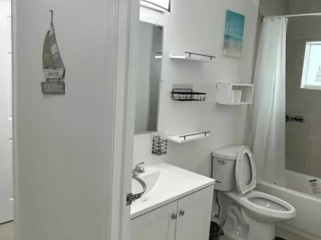 6-bedroom home for sale in Fort Lauderdale - 1701 NW 9th Street - MondialRealty