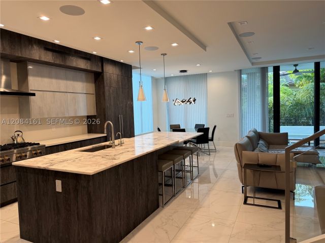 4-bedroom home for sale in Fort Lauderdale - 106 NE 16th Ter - MondialRealty