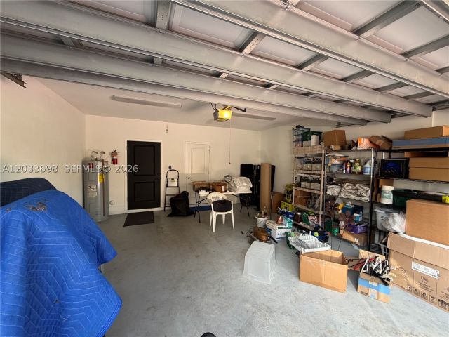 3-bedroom home for rent in Fort Lauderdale - 2370 SW 18th Ave - MondialRealty