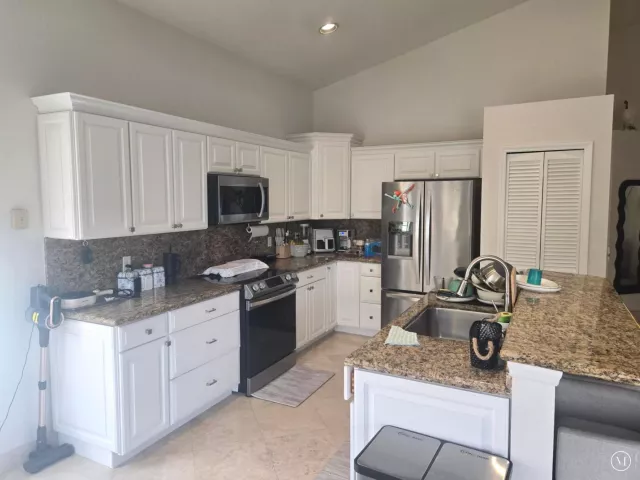 4-bedroom home for rent in Boca Raton - 22112 ALTONA Drive - MondialRealty