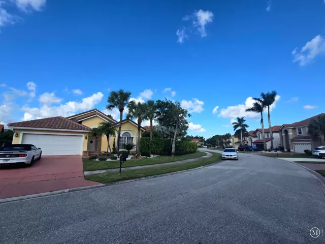 4-bedroom home for rent in Boca Raton - 22112 ALTONA Drive - MondialRealty