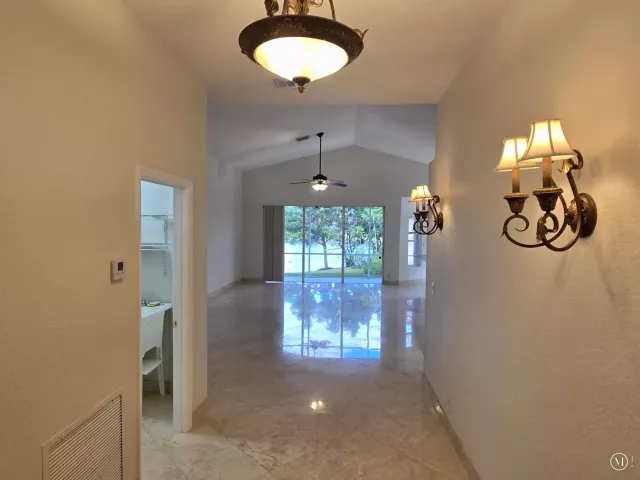 4-bedroom home for rent in Boca Raton - 22112 ALTONA Drive - MondialRealty