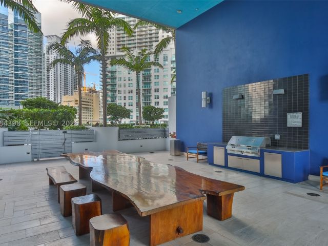 1-bedroom condo for rent in Miami - 1300 Brickell Bay Dr 1206 - MondialRealty