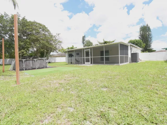 3-bedroom home for rent in Boca Raton - 22047 CALDERA Avenue - MondialRealty