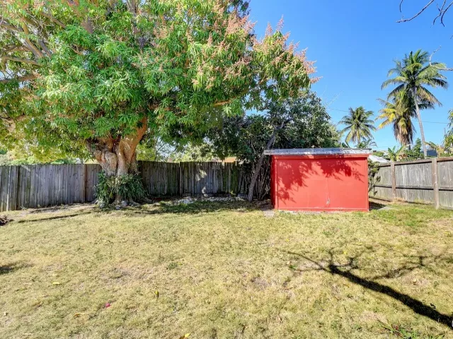 2-bedroom home for sale in Delray Beach - 348 SE 4th Avenue SE - MondialRealty