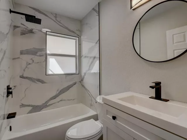 2-bedroom home for sale in Delray Beach - 348 SE 4th Avenue SE - MondialRealty