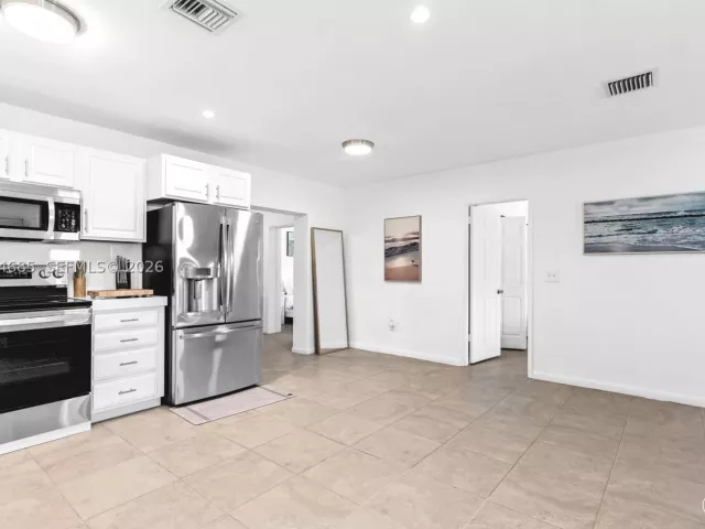 4-bedroom home for rent in Homestead - 1430 NE 11th St 1430 - MondialRealty