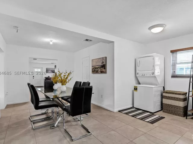 4-bedroom home for rent in Homestead - 1430 NE 11th St 1430 - MondialRealty