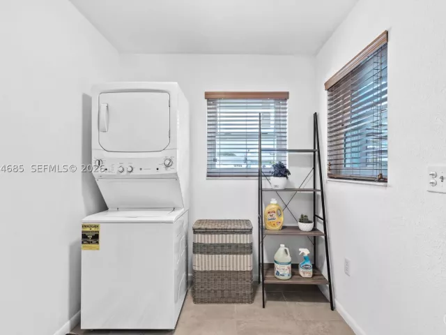 4-bedroom home for rent in Homestead - 1430 NE 11th St 1430 - MondialRealty