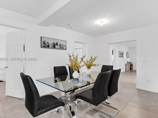 4-bedroom home for rent in Homestead - 1430 NE 11th St 1430 - MondialRealty
