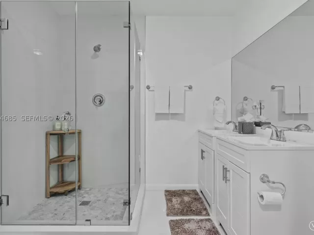 4-bedroom home for rent in Homestead - 1430 NE 11th St 1430 - MondialRealty
