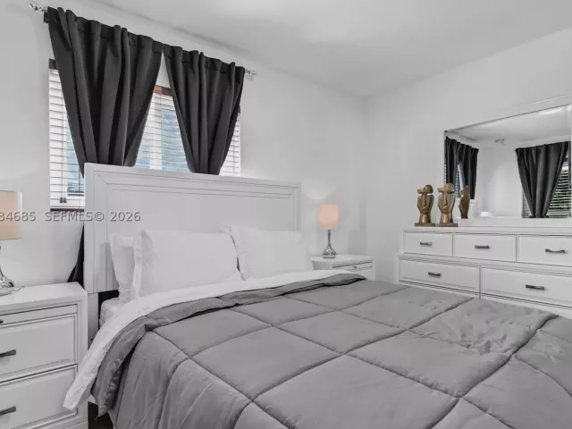 4-bedroom home for rent in Homestead - 1430 NE 11th St 1430 - MondialRealty