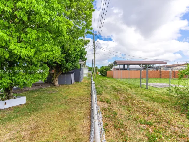4-bedroom home for rent in Homestead - 1430 NE 11th St 1430 - MondialRealty