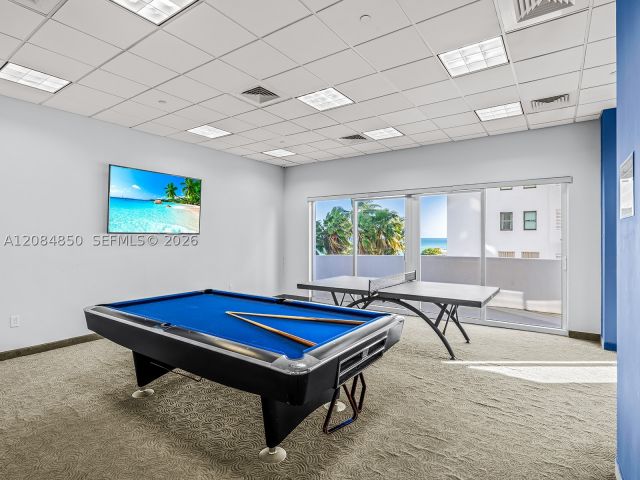 1-bedroom condo for rent in Miami Beach - 6365 Collins Ave 1911 - MondialRealty