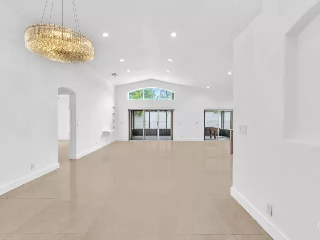 3-bedroom home for rent in Hollywood - 3307 SW 49TH - MondialRealty