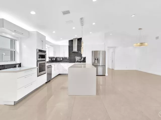 3-bedroom home for rent in Hollywood - 3307 SW 49TH - MondialRealty