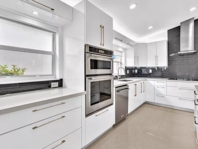 3-bedroom home for rent in Hollywood - 3307 SW 49TH - MondialRealty