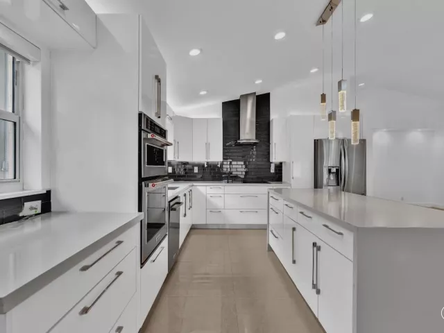 3-bedroom home for rent in Hollywood - 3307 SW 49TH - MondialRealty