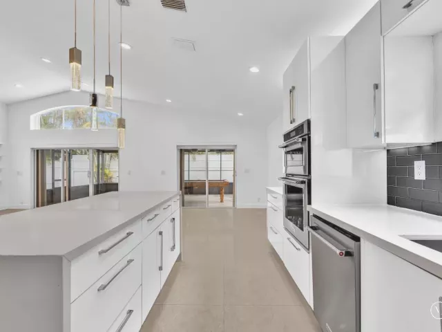 3-bedroom home for rent in Hollywood - 3307 SW 49TH - MondialRealty