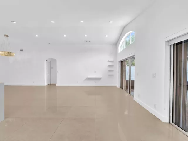 3-bedroom home for rent in Hollywood - 3307 SW 49TH - MondialRealty