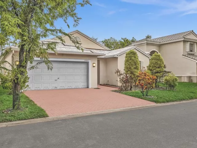 3-bedroom home for rent in Hollywood - 3307 SW 49TH - MondialRealty