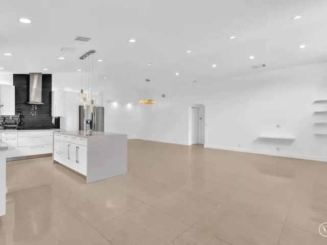 3-bedroom home for rent in Hollywood - 3307 SW 49TH - MondialRealty