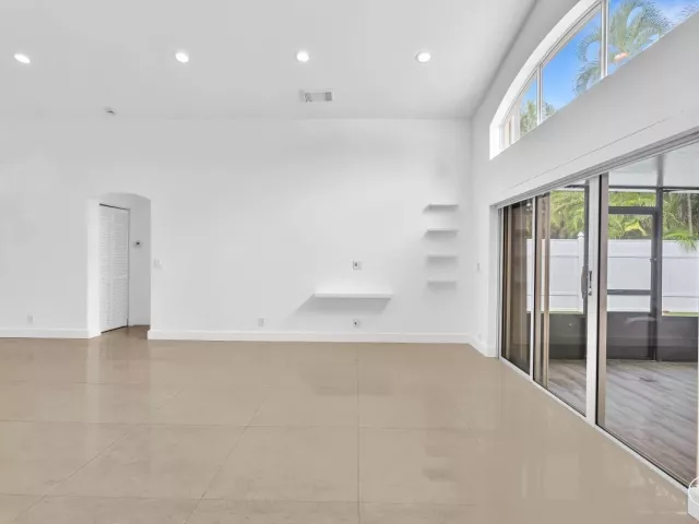 3-bedroom home for rent in Hollywood - 3307 SW 49TH - MondialRealty
