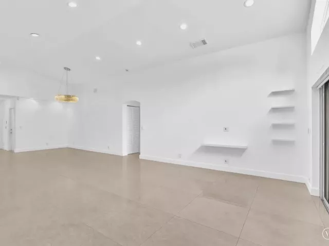 3-bedroom home for rent in Hollywood - 3307 SW 49TH - MondialRealty