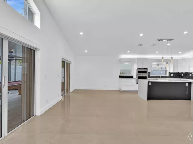 3-bedroom home for rent in Hollywood - 3307 SW 49TH - MondialRealty