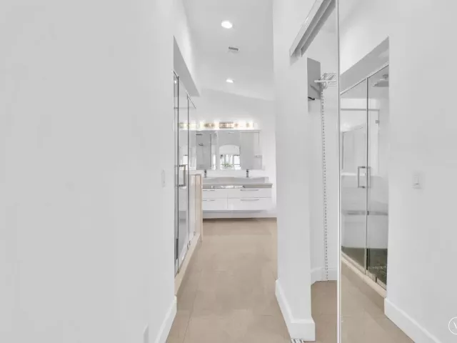 3-bedroom home for rent in Hollywood - 3307 SW 49TH - MondialRealty