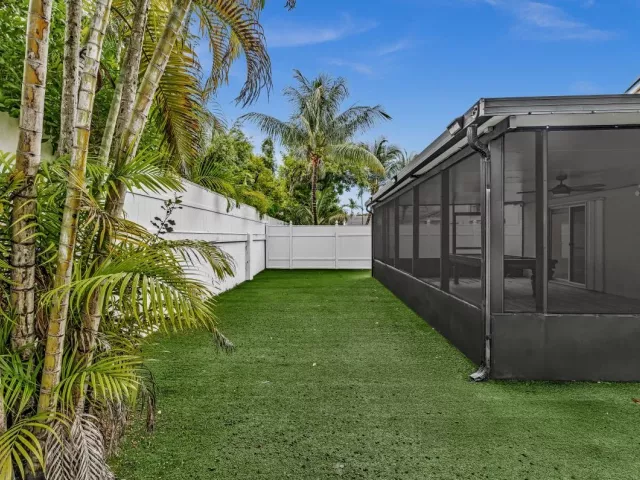3-bedroom home for rent in Hollywood - 3307 SW 49TH - MondialRealty