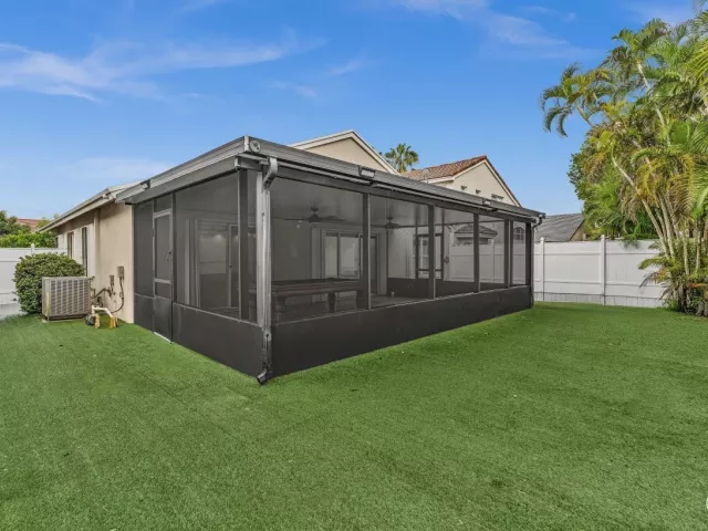 3-bedroom home for rent in Hollywood - 3307 SW 49TH - MondialRealty