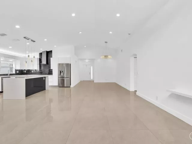 3-bedroom home for rent in Hollywood - 3307 SW 49TH - MondialRealty