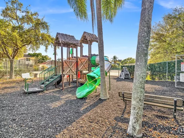 3-bedroom home for rent in Hollywood - 3307 SW 49TH - MondialRealty