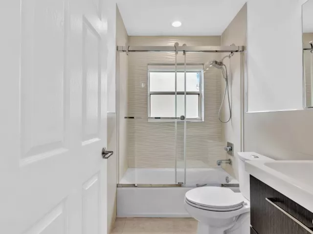 3-bedroom home for rent in Hollywood - 3307 SW 49TH - MondialRealty