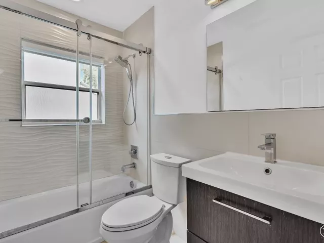3-bedroom home for rent in Hollywood - 3307 SW 49TH - MondialRealty
