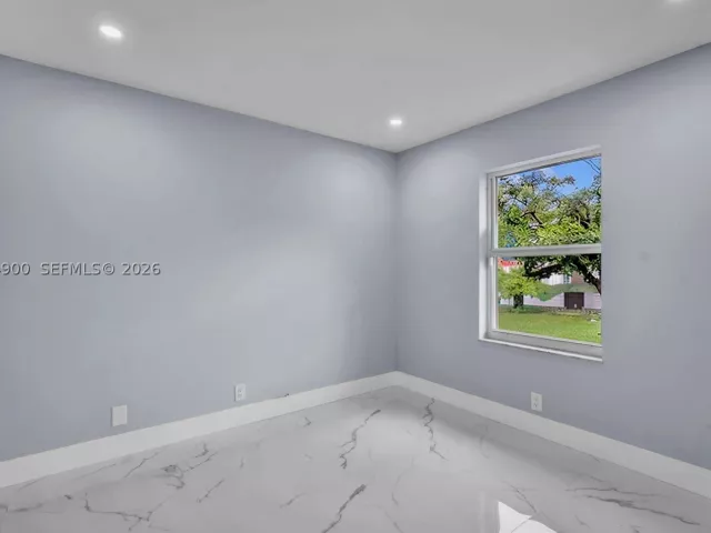 3-bedroom home for sale in Pompano Beach - 370 NW 14th St - MondialRealty