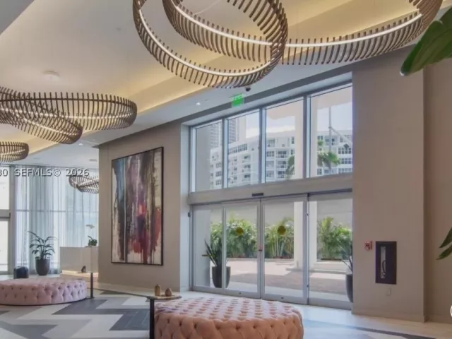 2-bedroom condo for sale in Hollywood - 4010 S Ocean Dr R3302 - MondialRealty