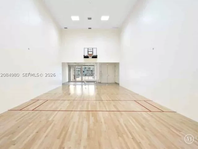 2-bedroom condo for sale in Hollywood - 4010 S Ocean Dr R3302 - MondialRealty