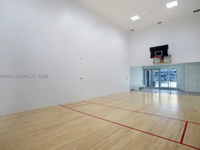 2-bedroom condo for sale in Hollywood - 4010 S Ocean Dr R3302 - MondialRealty