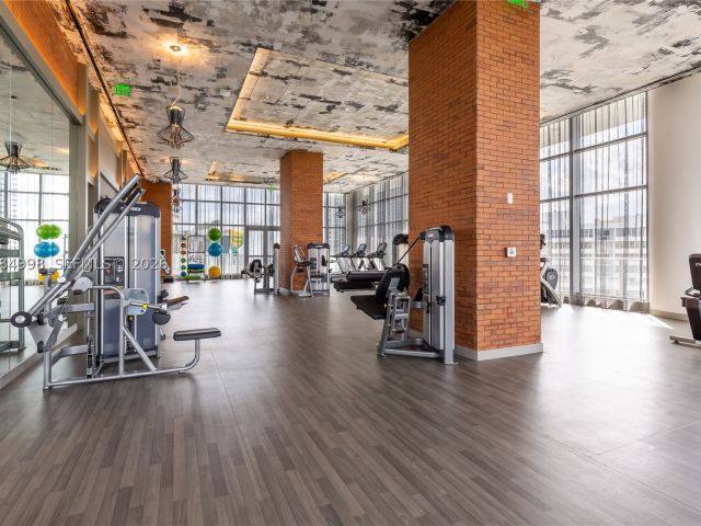 2-bedroom condo for sale in Hollywood - 4010 S Ocean Dr R1609 - MondialRealty