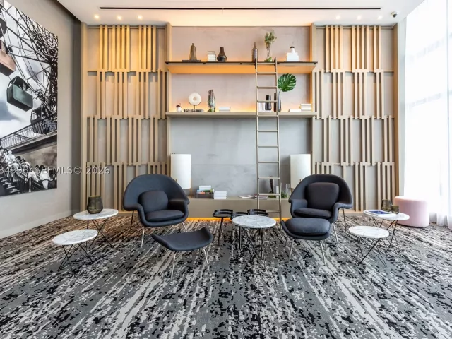 2-bedroom condo for sale in Hollywood - 4010 S Ocean Dr R1609 - MondialRealty