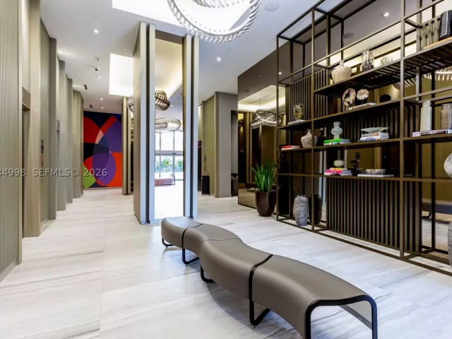 2-bedroom condo for sale in Hollywood - 4010 S Ocean Dr R1609 - MondialRealty